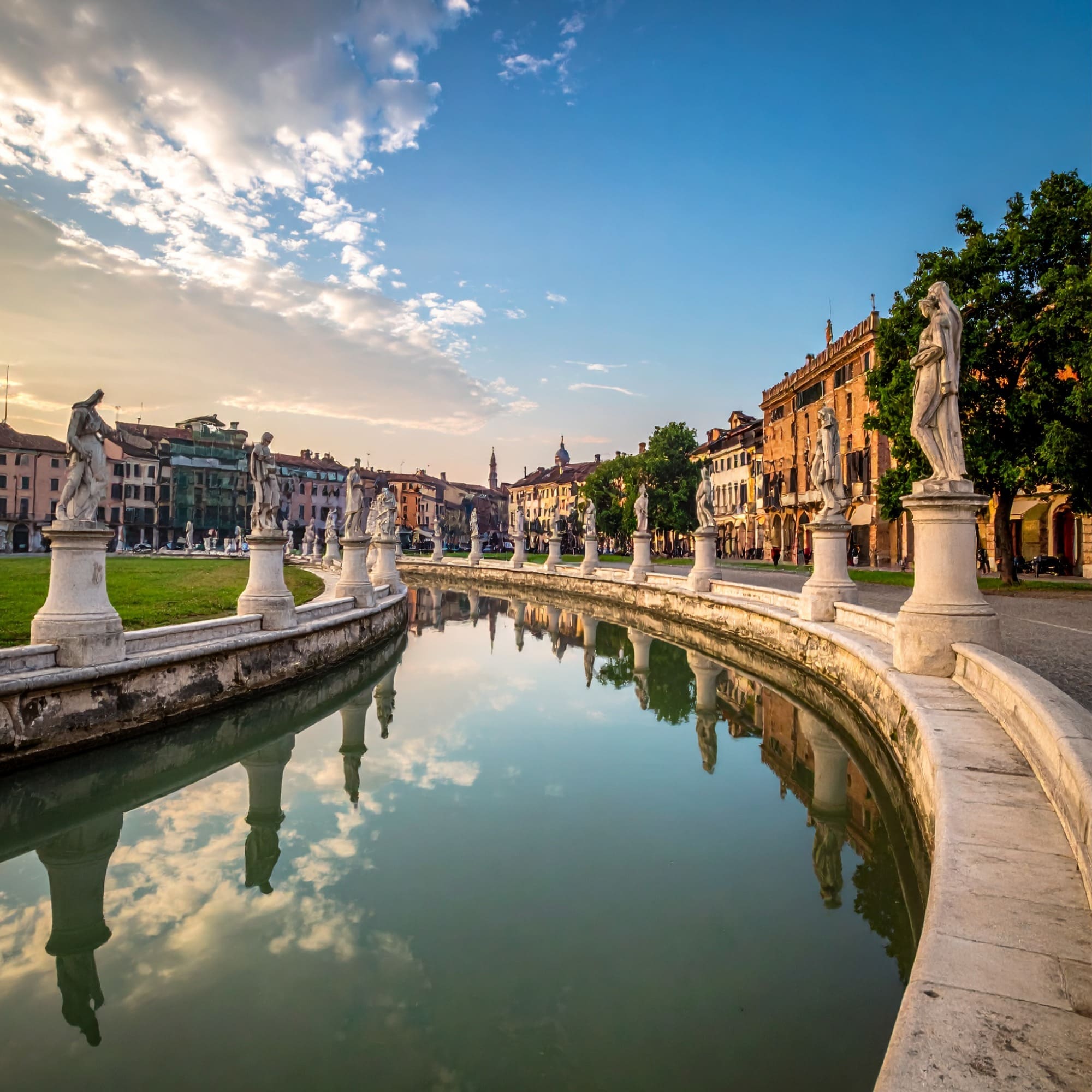 Card Punto di interesse NCCWeb – Transfer e tour premium con noleggio conducente in Italia